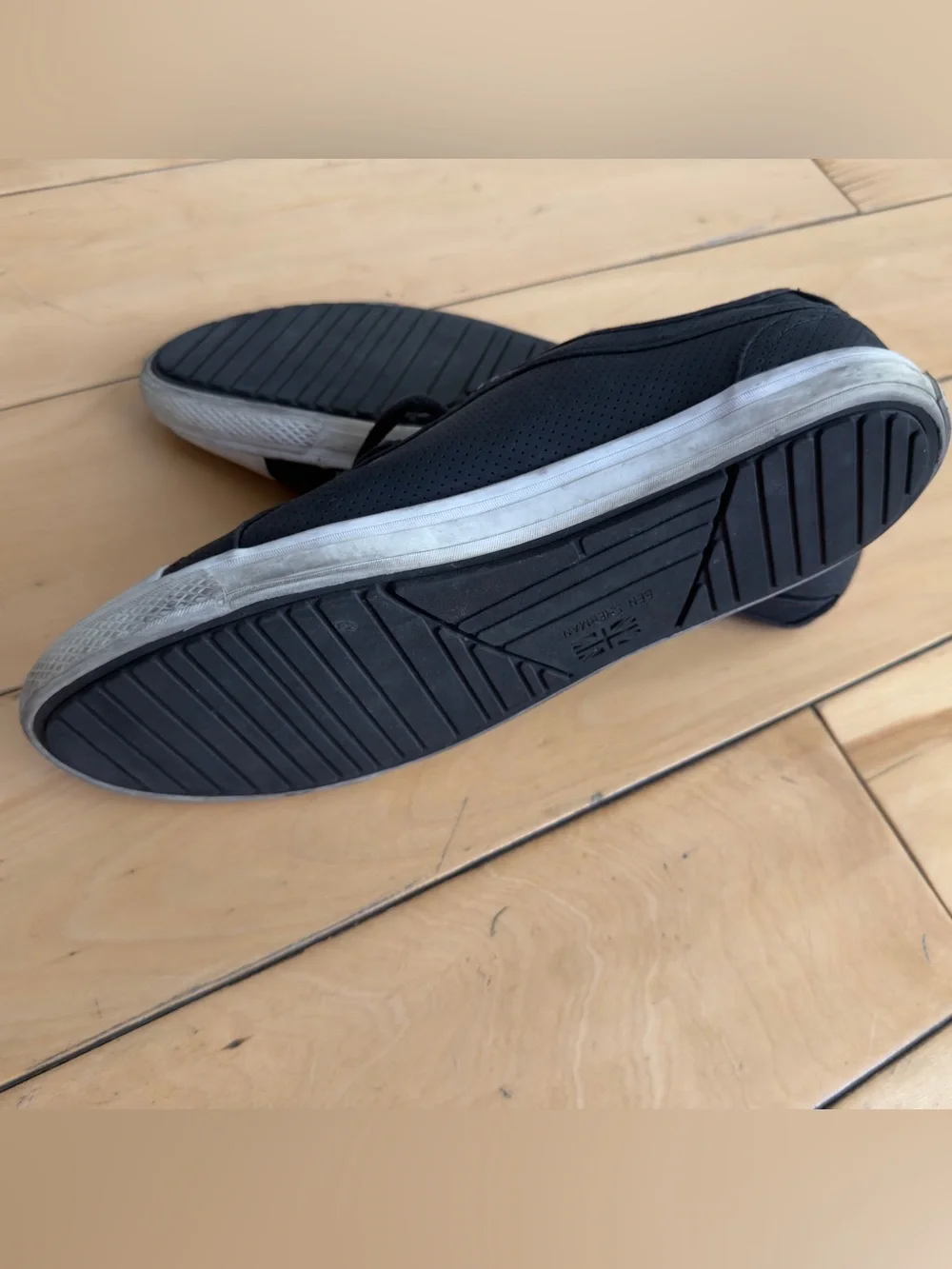Men's Ben Sherman Black Low-Top Casual Sneakers with Red & White Stripe